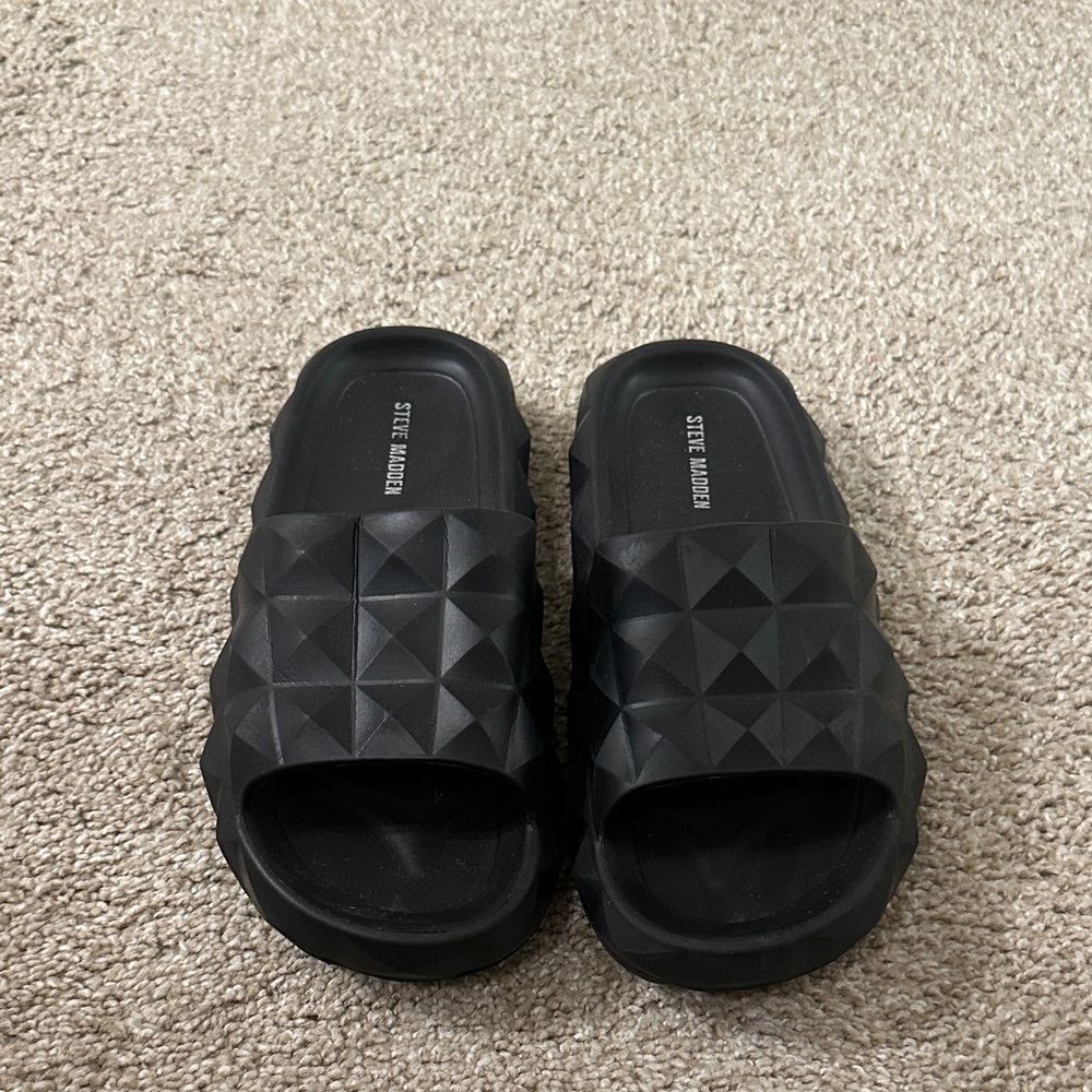 Steve Madden Check Slides (no box)
